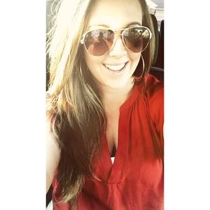 Meet your Posher, Yasmine