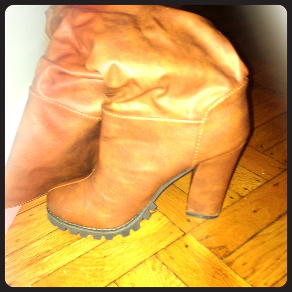 Brand new brown boots