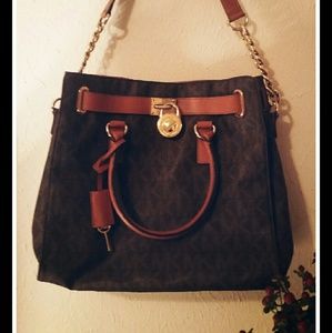 💥💥 HOLD💥💥 till wed. MK bag. 🎀