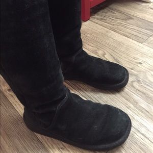 UGG Women's Suede Sumner Boot in Black size 7