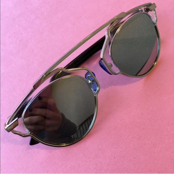 Accessories - •SOLD• Blogger Fave: Mirrored Sunglasses