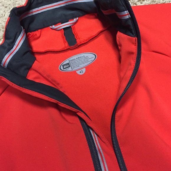 REI orange size small light jacket. Excellent! - Picture 2 of 4