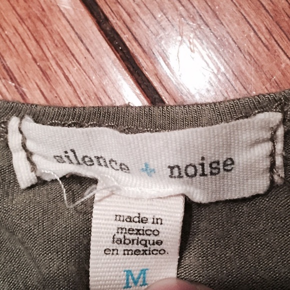 Silence + Noise UO Army Green Top - Picture 4 of 4