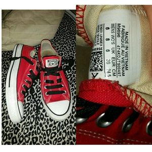 Red converse!