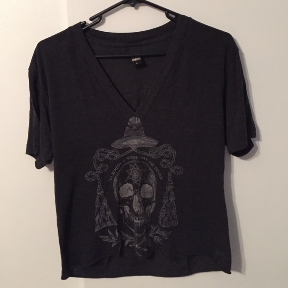 Obey Cropped Shirt 👽