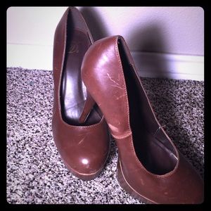 Brown, closed toe, 6 inch heels