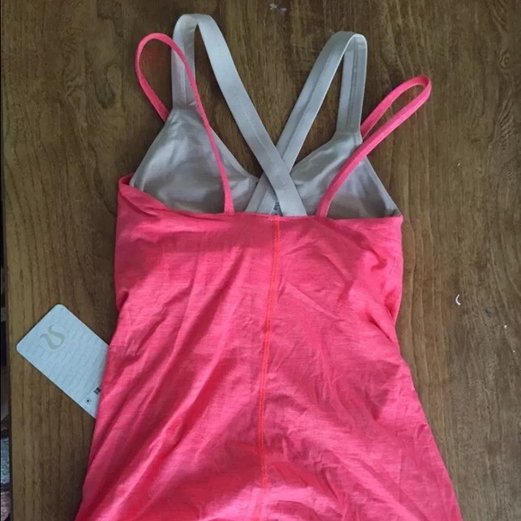 Lululemon size 4 NWT - Picture 3 of 4