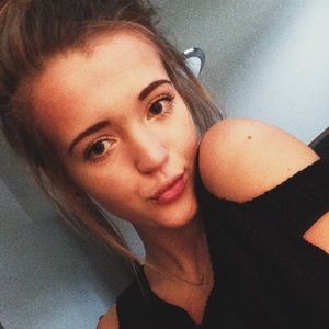 Meet your Posher, Olivia