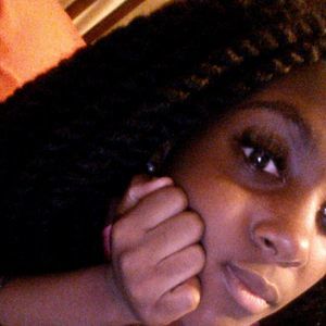 Meet your Posher, Kaila