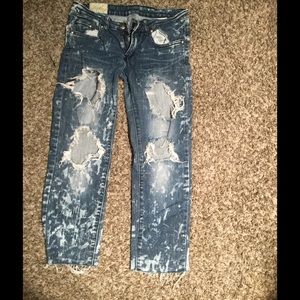 Ripped acid washed jeans (ankle/cropped)