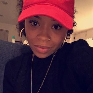 Meet your Posher, Eva