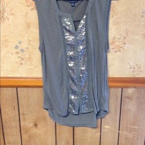 Sleeveless sequined gray top