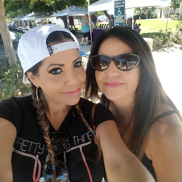 Meet your Posher, April - Picture 2 of 2