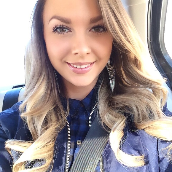 Meet your Posher, Crystal