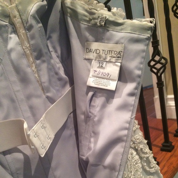 Gown - Picture 2 of 4