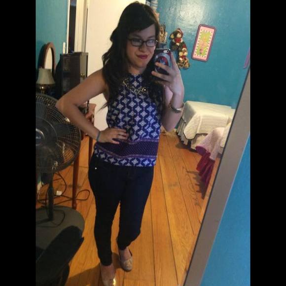 Meet your Posher, Mayra - Picture 1 of 1