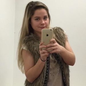 Meet your Posher, Ashley