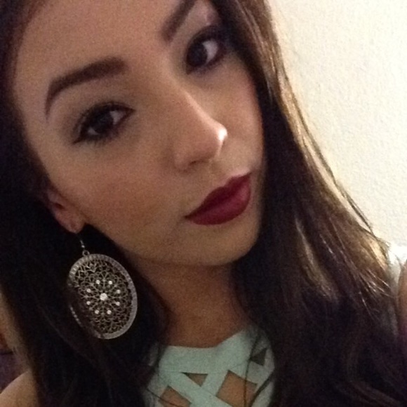 Meet your Posher, Adriana