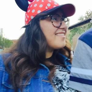 Meet your Posher, Cynthia