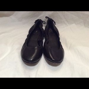 Cole Haan Blk Flat Lace Up Back Size 5.5