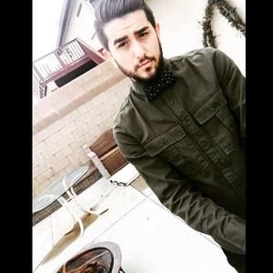 Meet your Posher, Derrick