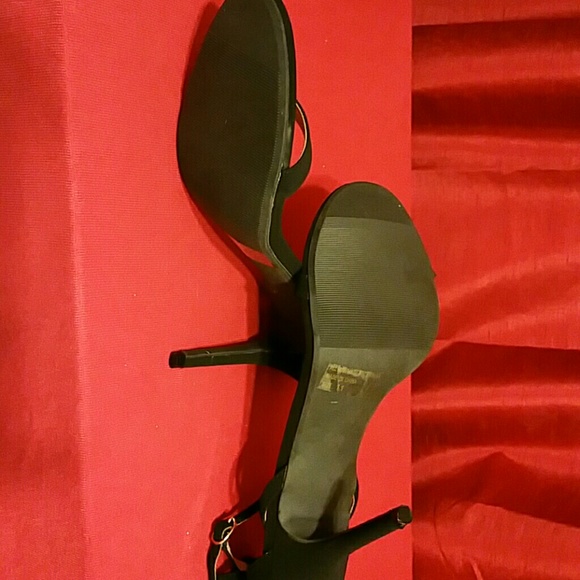 High heels - Picture 4 of 4