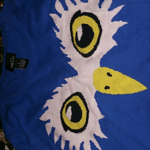 sweater - Picture 2 of 2