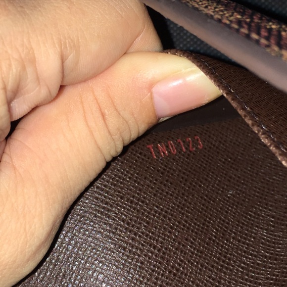 ⚡️ 😜SOLD ⚡️Louis Vuitton Josephine Wallet - Picture 4 of 4