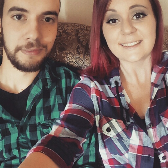 Meet your Posher, Erica - Picture 2 of 3