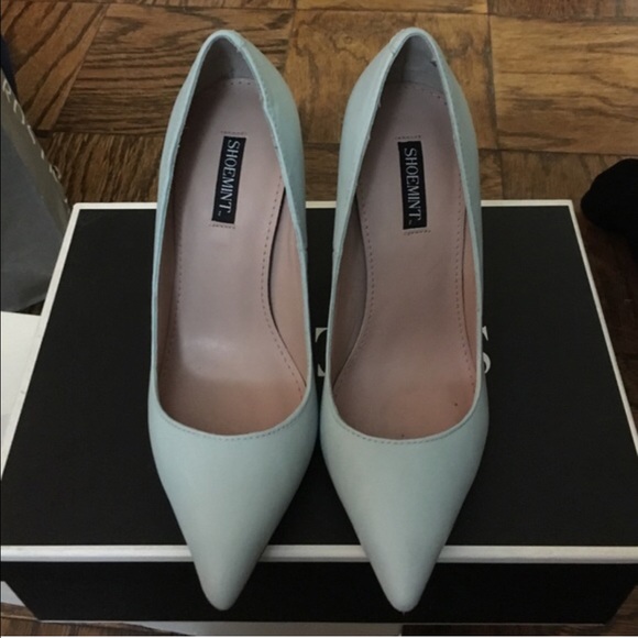 Shoemint pumps