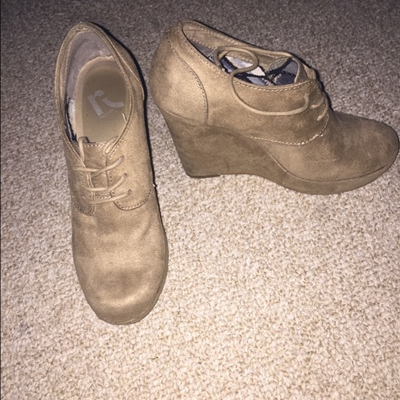 tan booties
