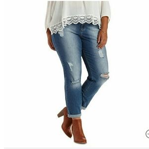 Boyfriend Distressed Jeans 18