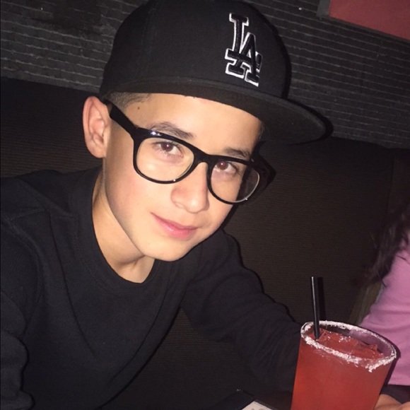 Meet your Posher, Janie🎀 - Picture 3 of 7