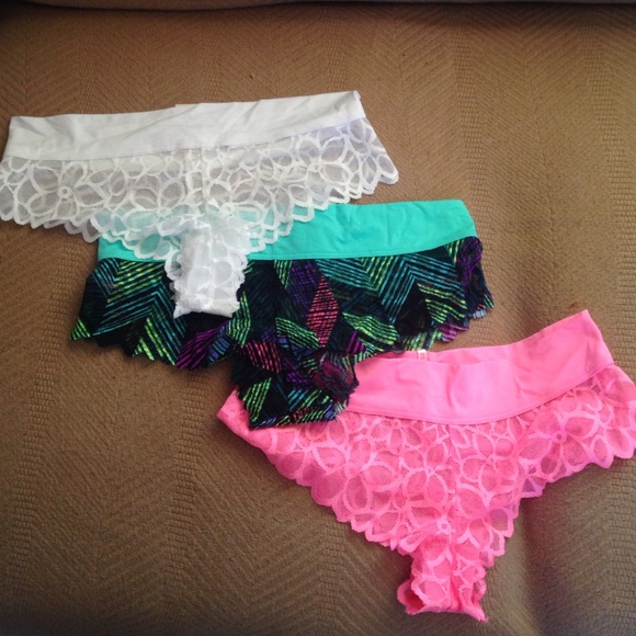 PINK Victoria's Secret Other - 3 new PINK cheekster size S