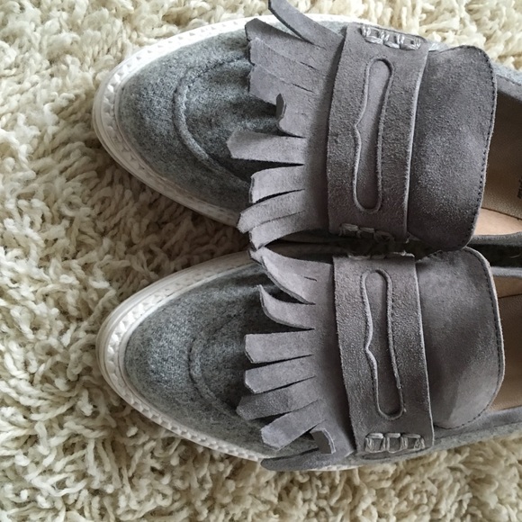 ⚡️SALE⚡️Anthropolgie suede and flannel flat - Picture 4 of 4