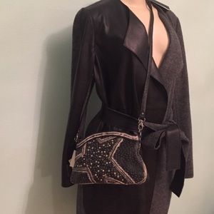 Fryer crossbag! 💯 authentic