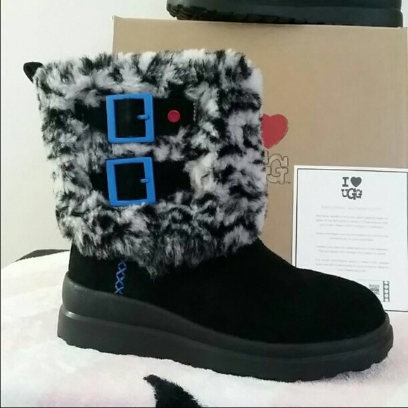 New Uggs girls boots- size 3