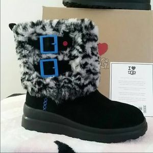 New Uggs girls boots- size 3