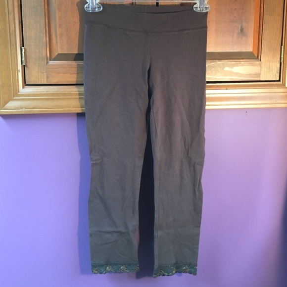 Brown Cropped Leggings with Lace Bottoms