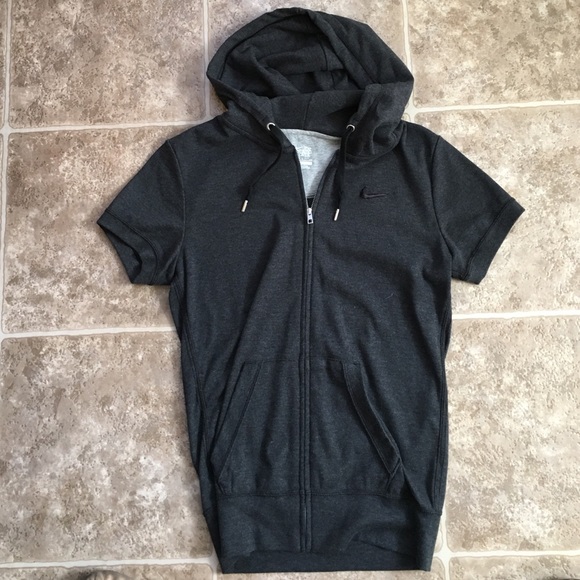 Nike hooded sleeveless top