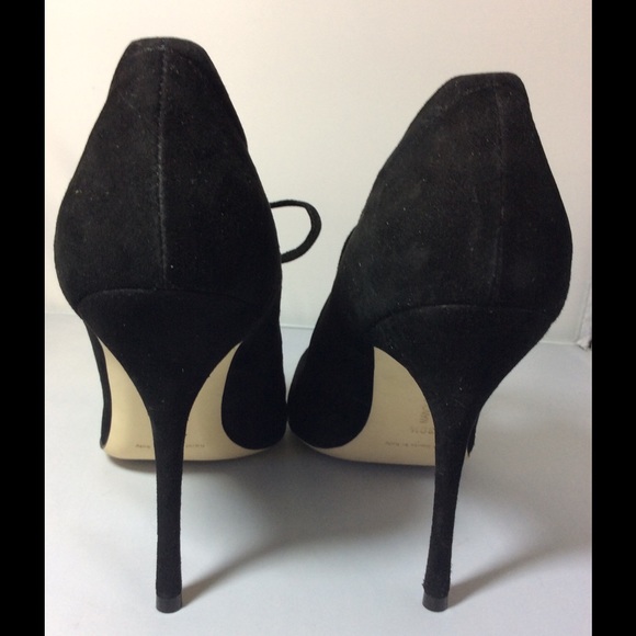 Manolo Blahnik Refolada Heel - Picture 3 of 4