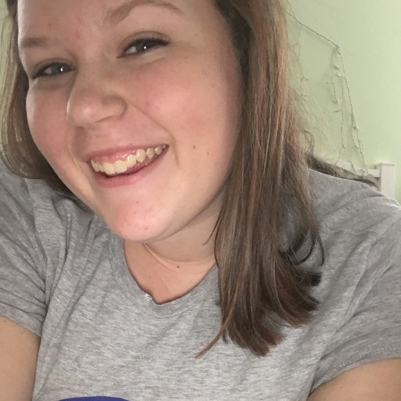 Meet your Posher, Jillian - Picture 1 of 1