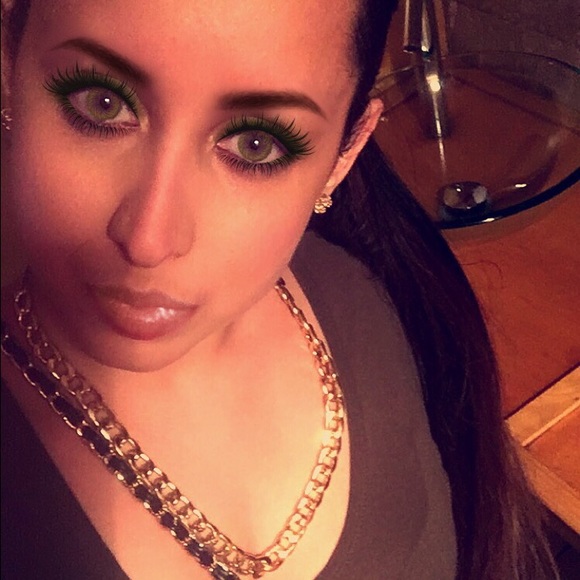 Meet your Posher, Adeline - Picture 1 of 1