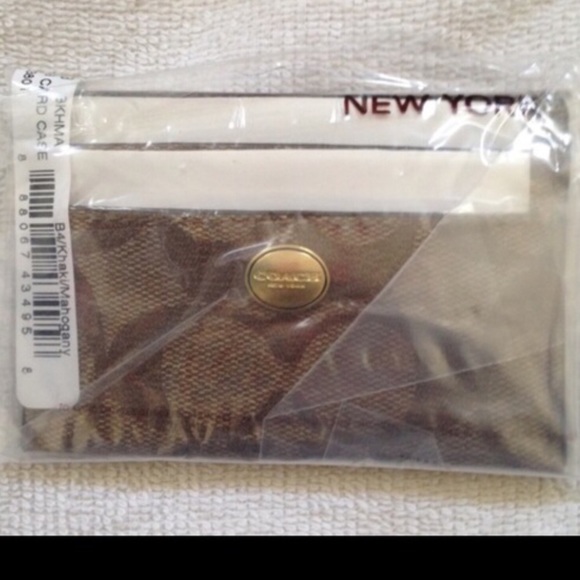 New & Authentic Coach Peyton Signature card case