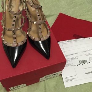 Valentino rockstud pumps black and nude