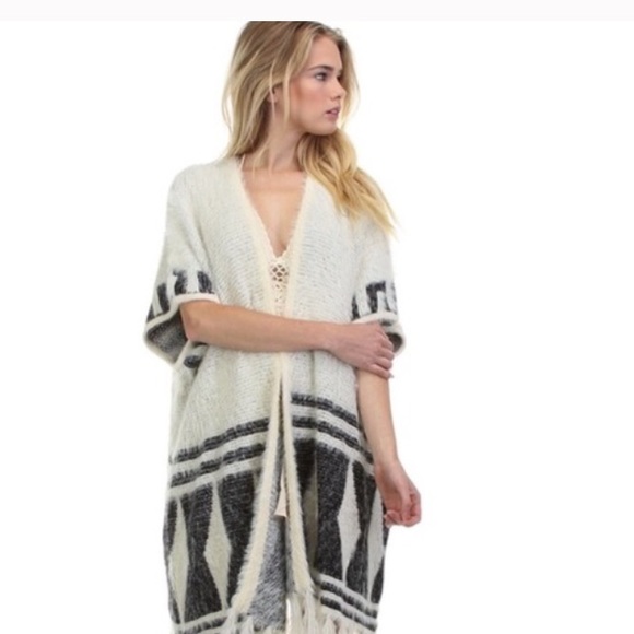 ◾️Aztec Fringe Cardigan - Picture 3 of 3