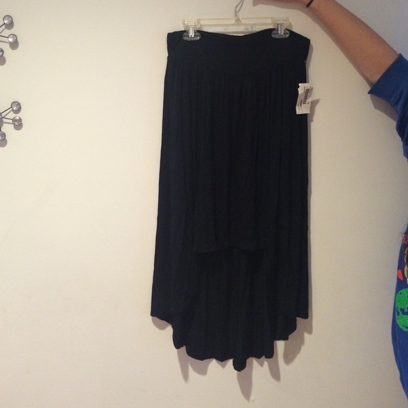 Dresses & Skirts - High-Low Skirt