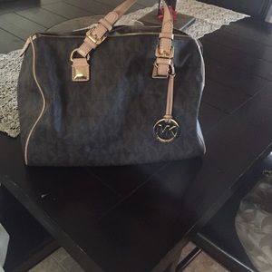 Michael kors hand bag