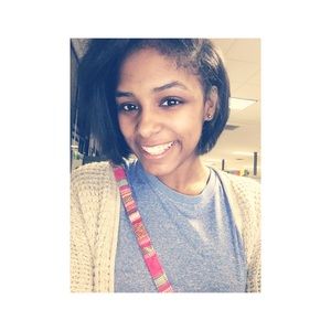 Meet your Posher, Alexis