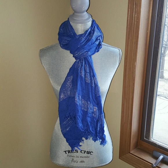 Blue scarf